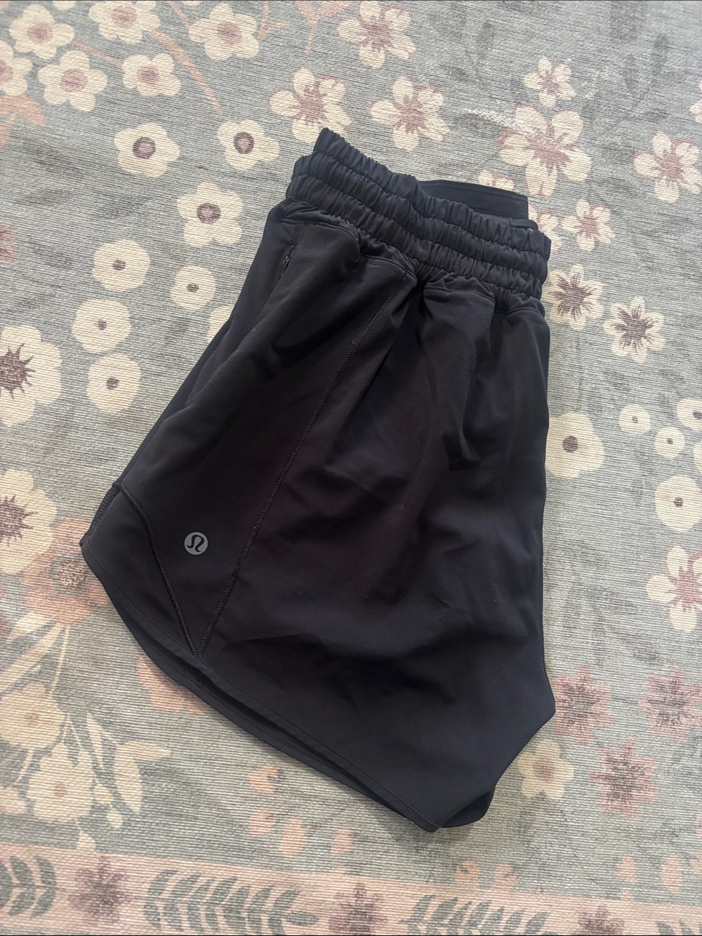 lululemon Black Women’s Athletic Shorts-size 6